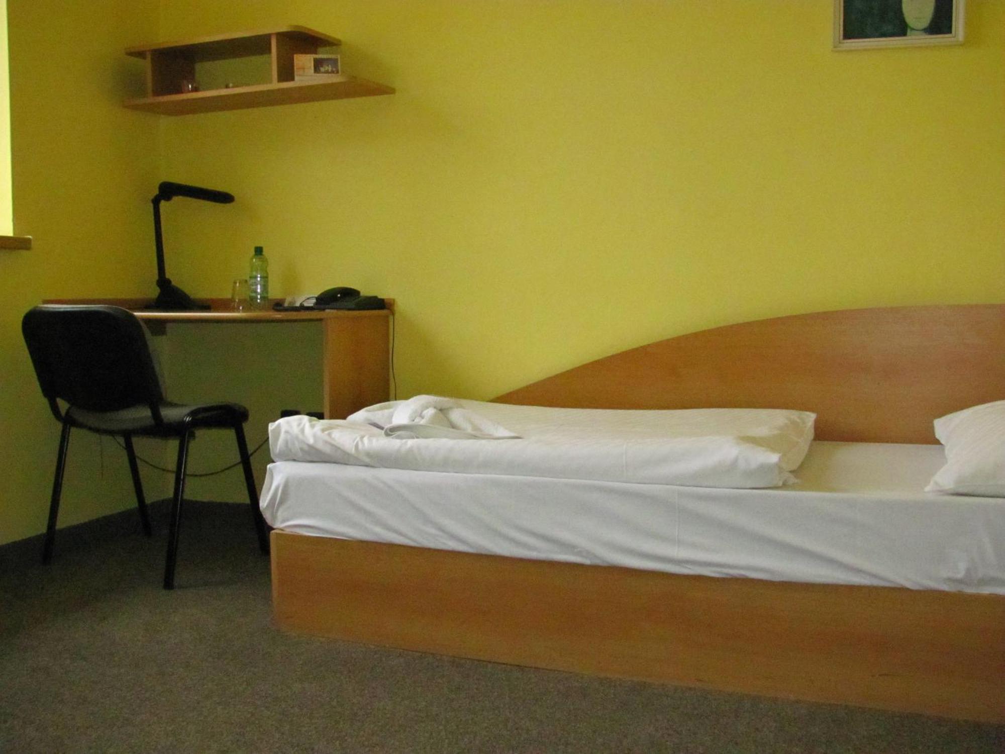 Hotel Isora Ostrava Exteriör bild
