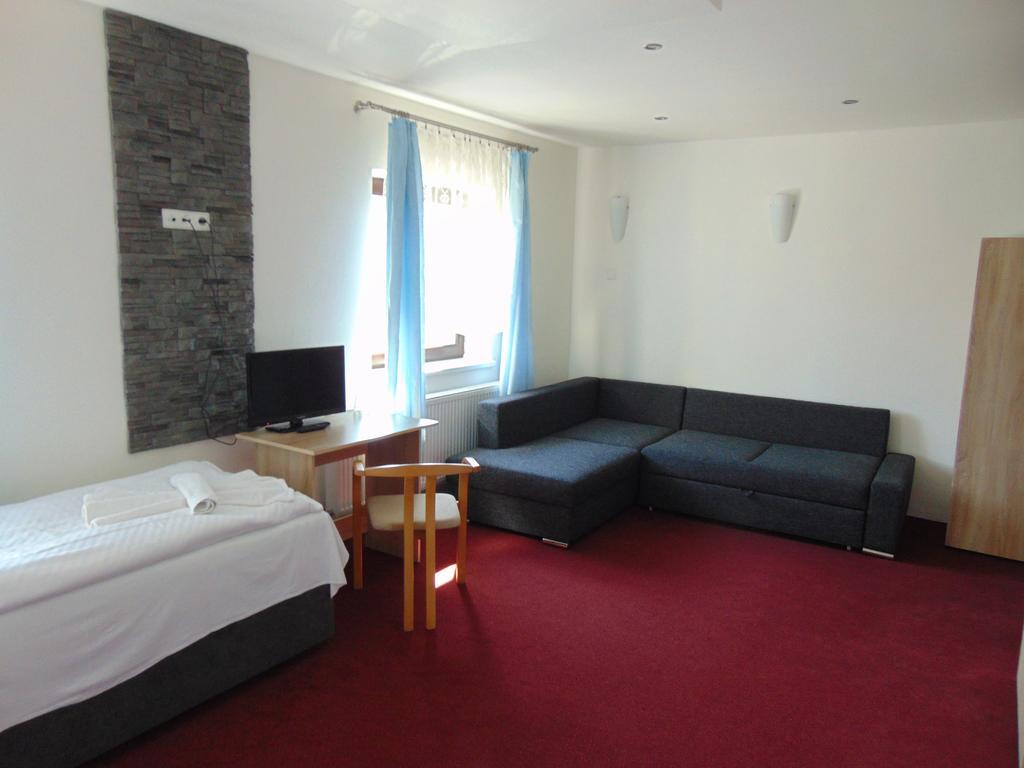 Hotel Isora Ostrava Exteriör bild