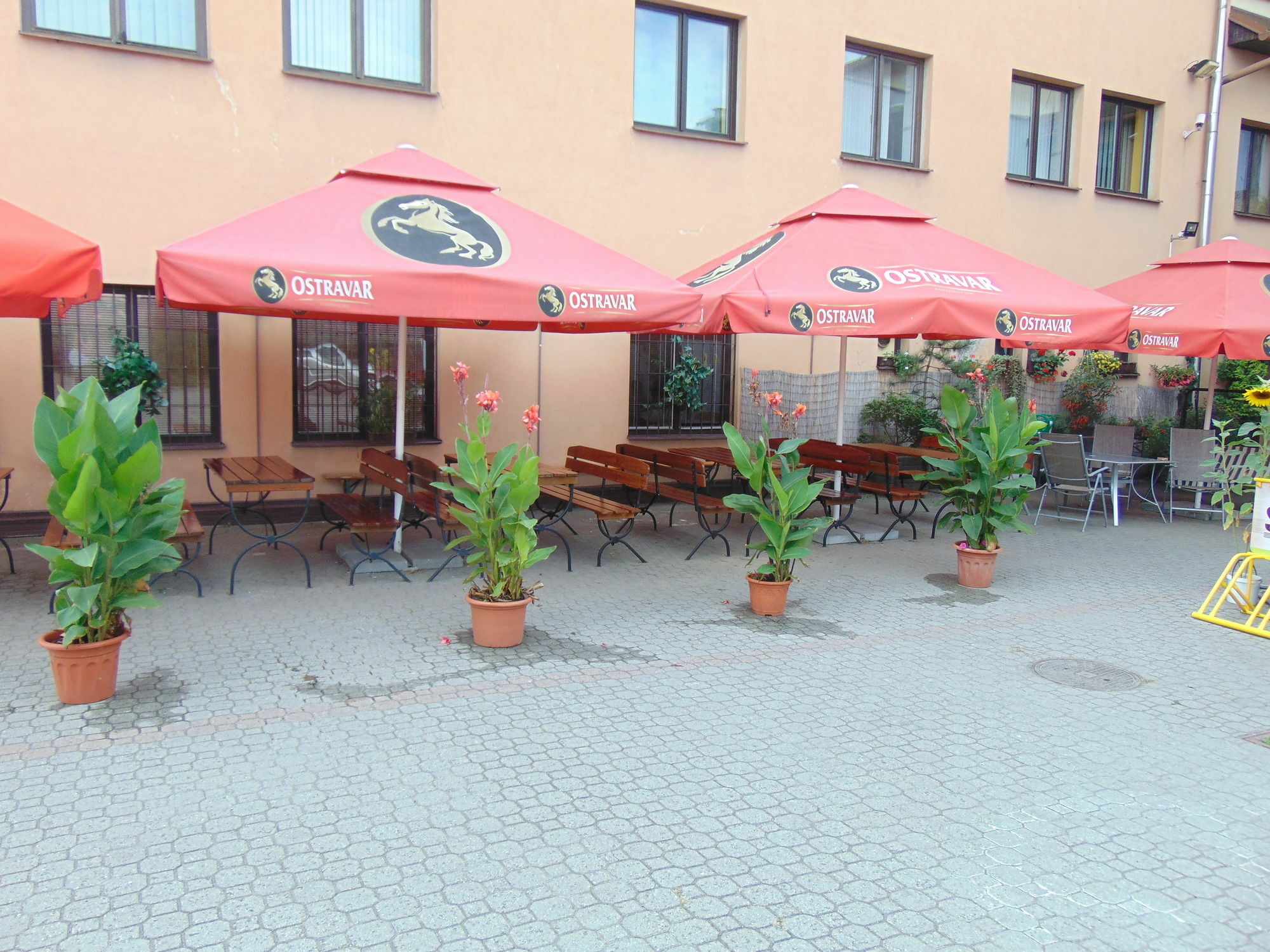 Hotel Isora Ostrava Exteriör bild
